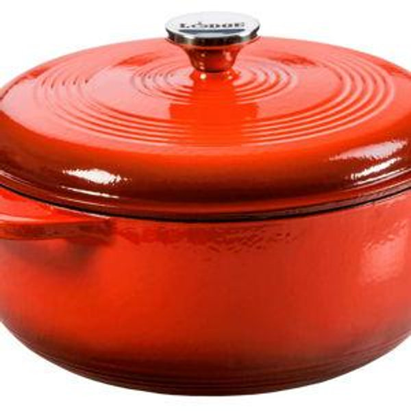 Essential Enamel Dutch Oven - 6 QT / Red