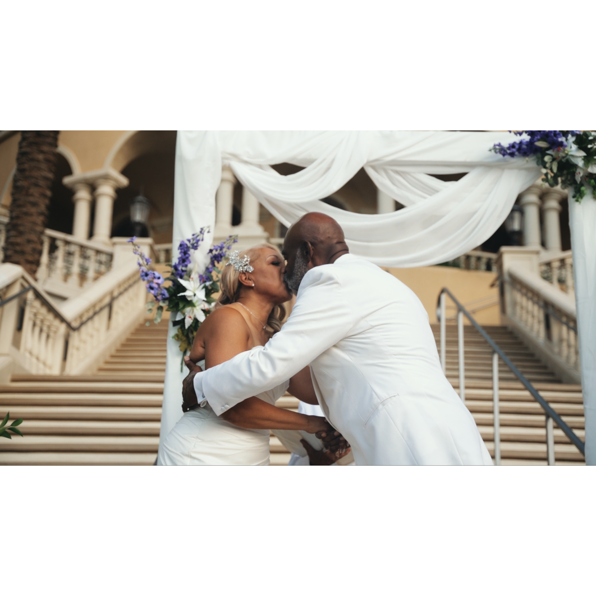 Kisses Continue