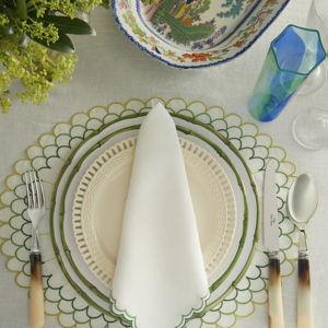 Escamas Embroidered Linen Napkins (Set of 4)