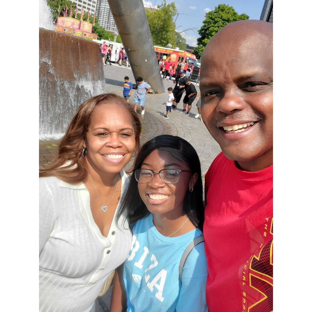 First time Ronald meets Robyn's daughter Nadya