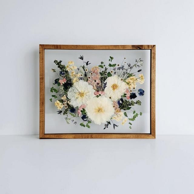 Press Amelia’s bridal bouquet