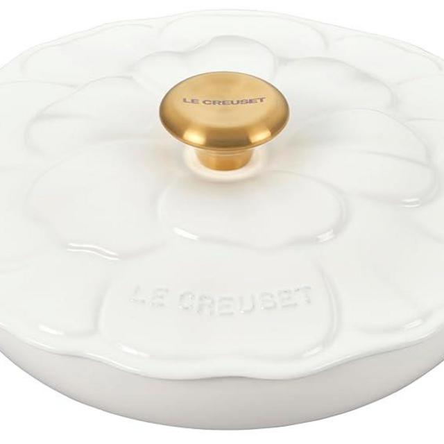 Le Creuset Signature Enameled Cast Iron Petal Braiser, 2.25qt., White w/Gold Knob