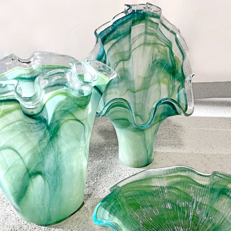VIETRI, Onda Glass Ruffled Vase | Zola