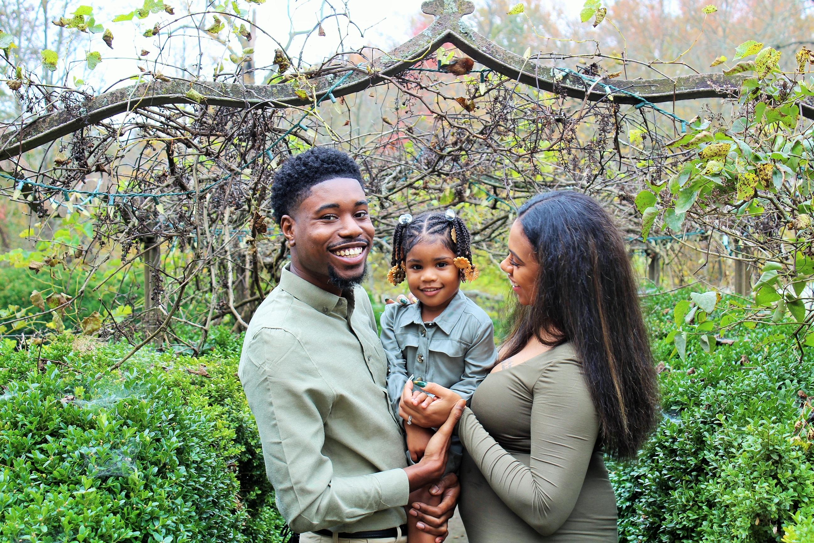 The Wedding Website of Jazmynn Travis and Christopher Henry