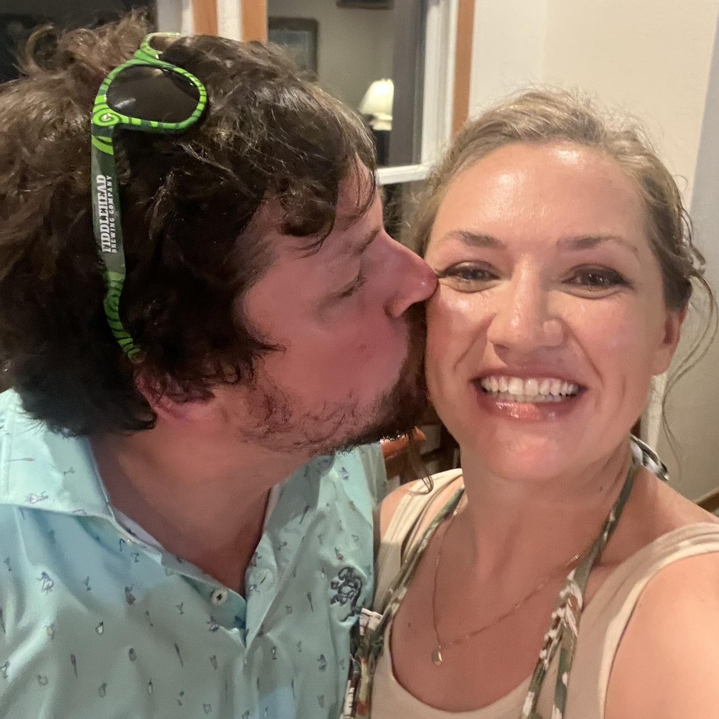 Kisses from the sun and my love at the Daly family reunion, after a fun makeover from Jess!