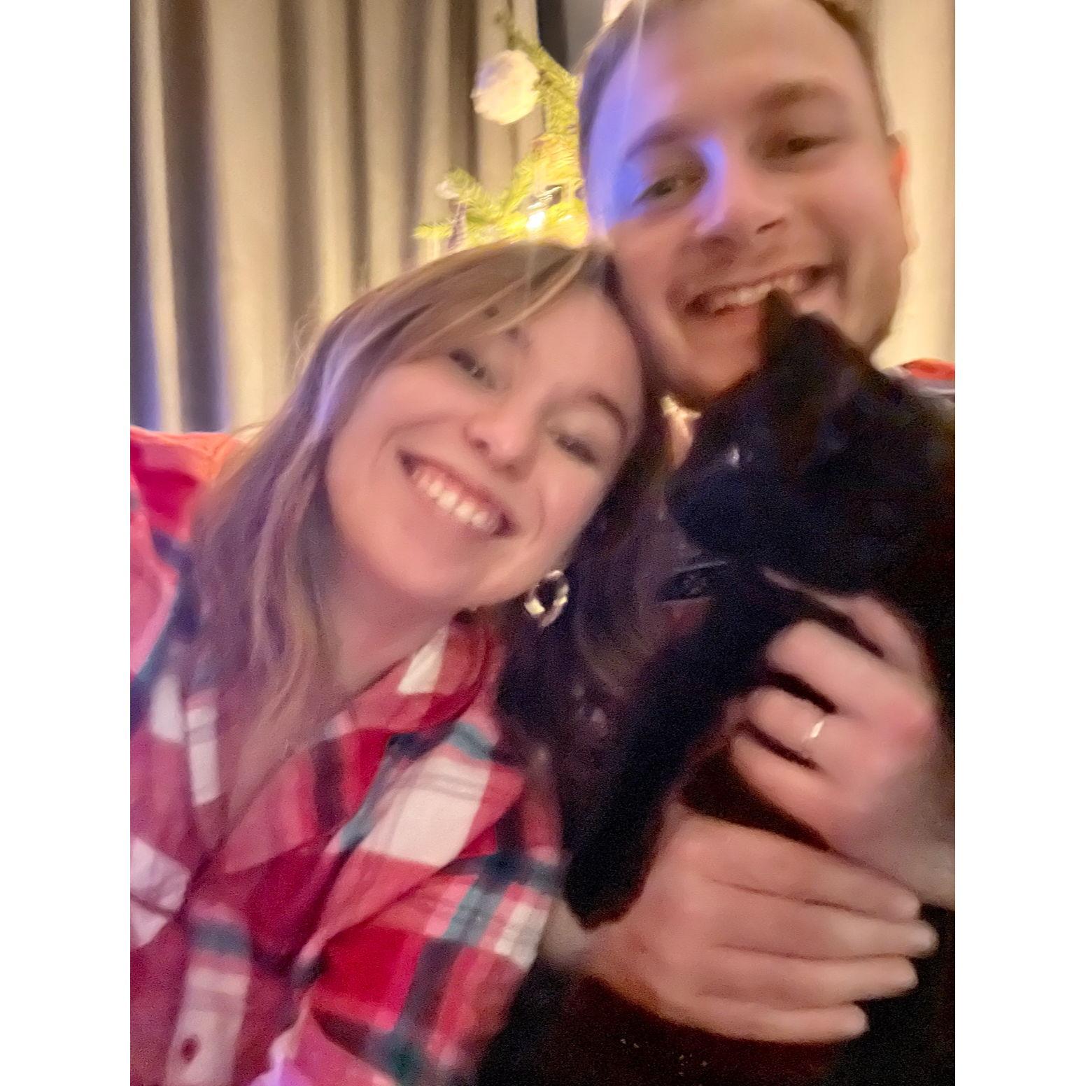 December 2023. Attempt a family picture with our Cinder!