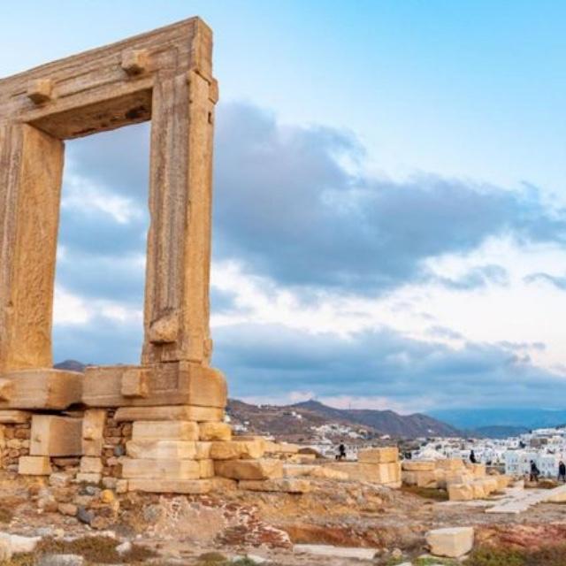 Naxos Old Town Castle & Portara Private Walking Tour