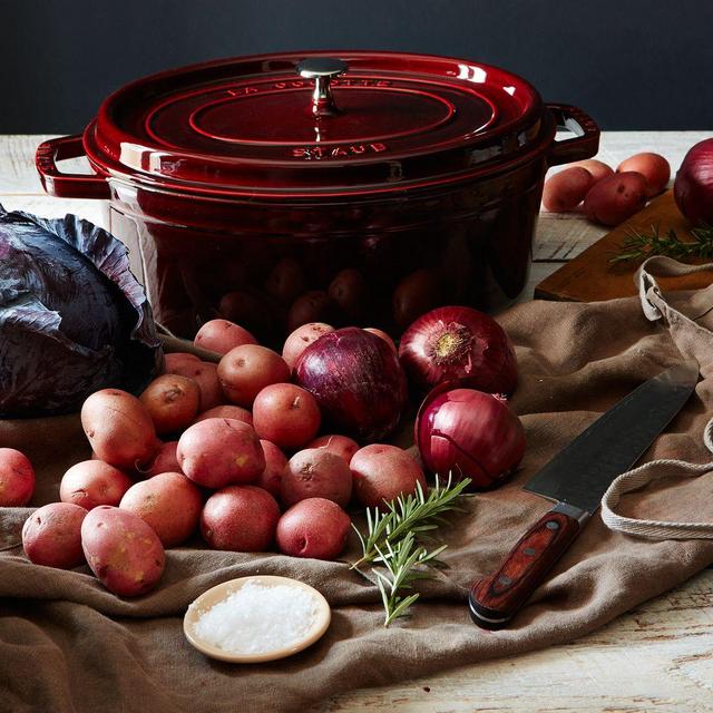 Staub Oval Cocotte, 7QT