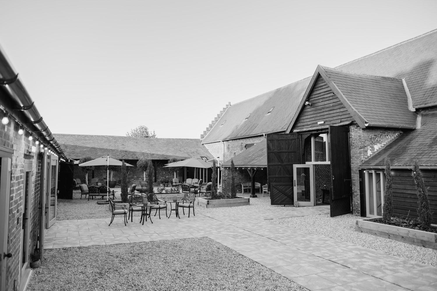 The Wedding Website of Nicci Young and Sam Puleston