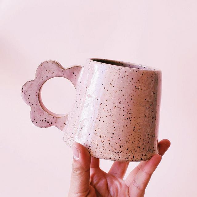 PINKY DAISY MUG