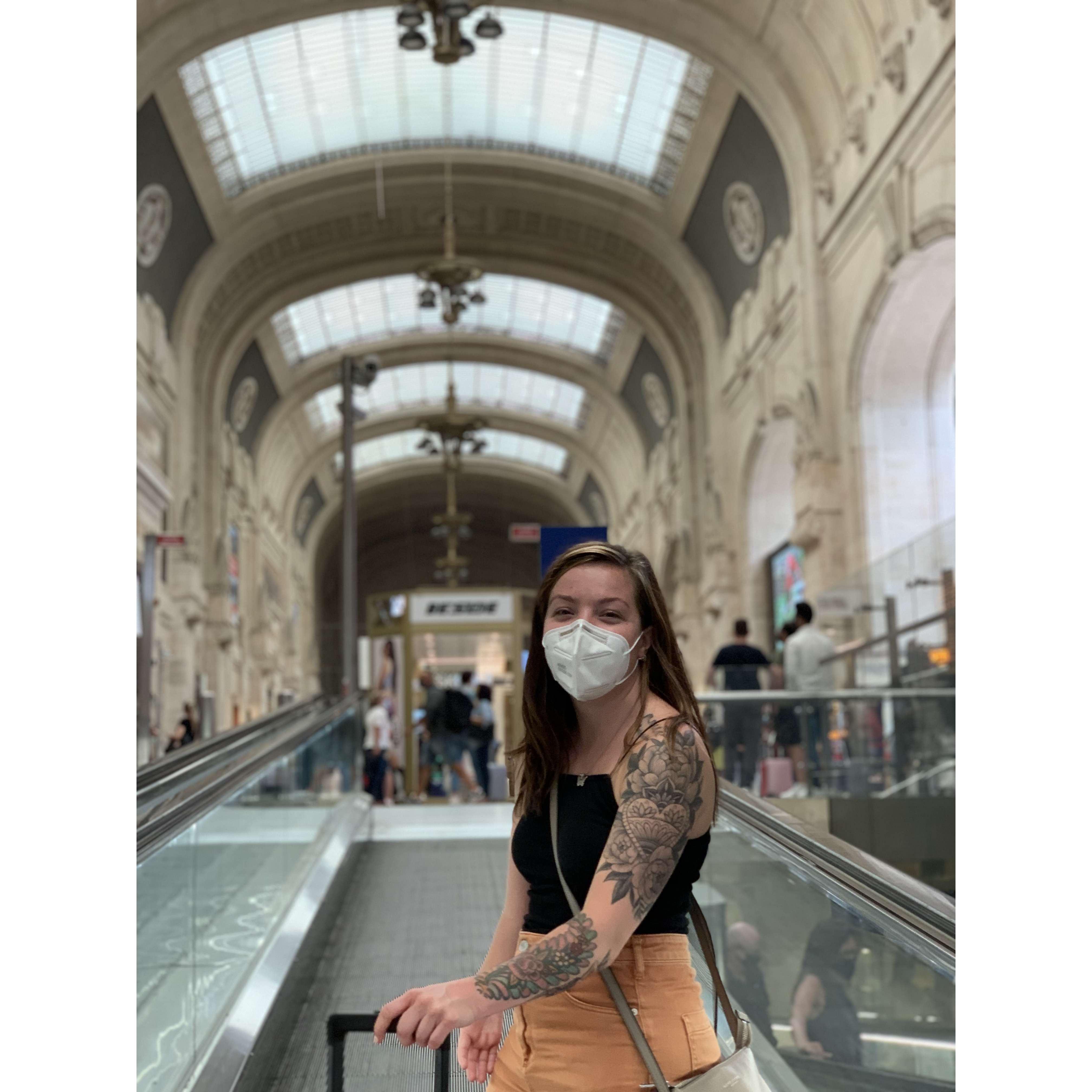A picture of Madi looking glorious in Milan's grand central station