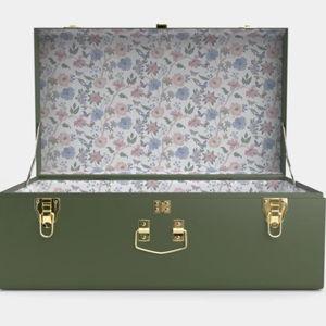 Grand Bridal Trunk - green color with Chloe print