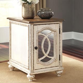 Realyn Chairside End Table