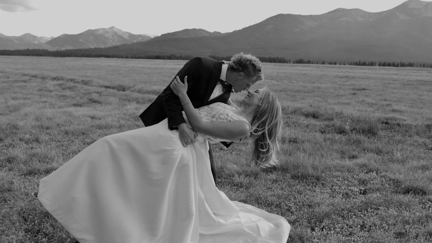 The Wedding Website of Dana Nicole Murray and Taylor Andrew Warren