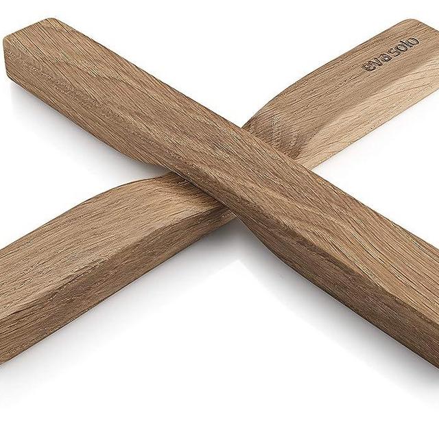 EVA SOLO | 2 Magnetic Trivets | Oak Wood with Built-in Magnets | Dishwasher-Safe | Placed Either Crossways or Divided in 2 | Danish Design, Functionality & Quality | Oak