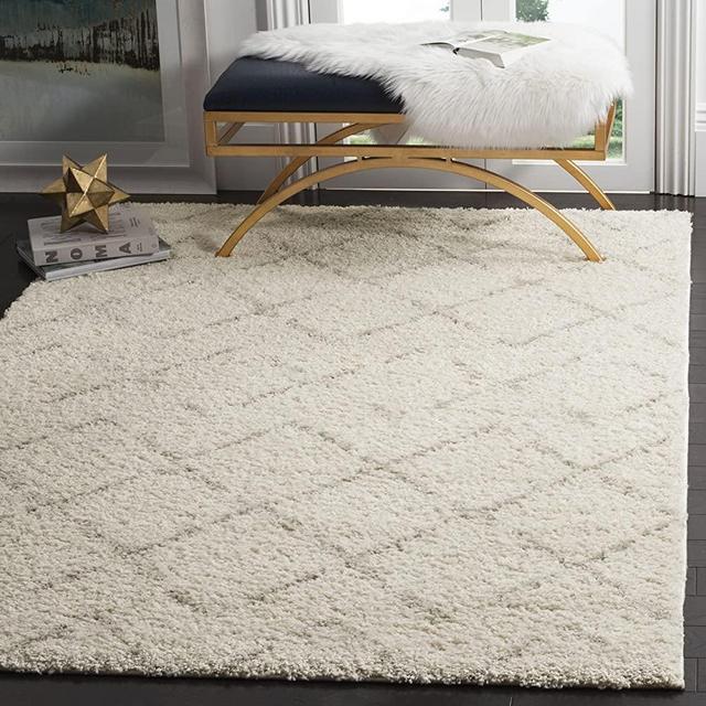 Safavieh Arizona Shag Collection ASG743A Southwestern Diamond Geometric Ivory and Beige Area Rug (6'7" x 9'2")