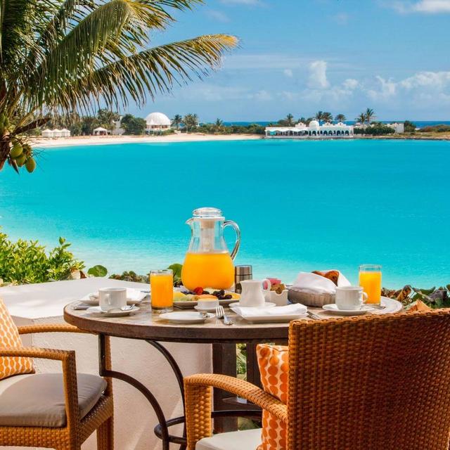 Breakfast on the beach