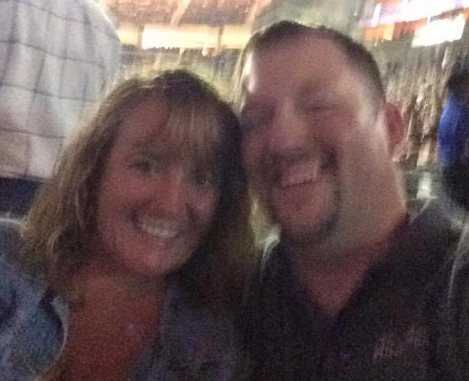 The picture’s a wee bit fuzzy, but the memories from my trip to TX are very, very clear ♥️ Garth Brooks concert (3RD ROW!) 2015