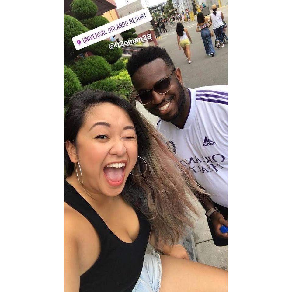 More first date moments. I shared this pic on my insta not even realizing at that moment that we still hadn't established if we were on a date or not.