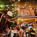 Polas, Chelas y Guaro: El Social