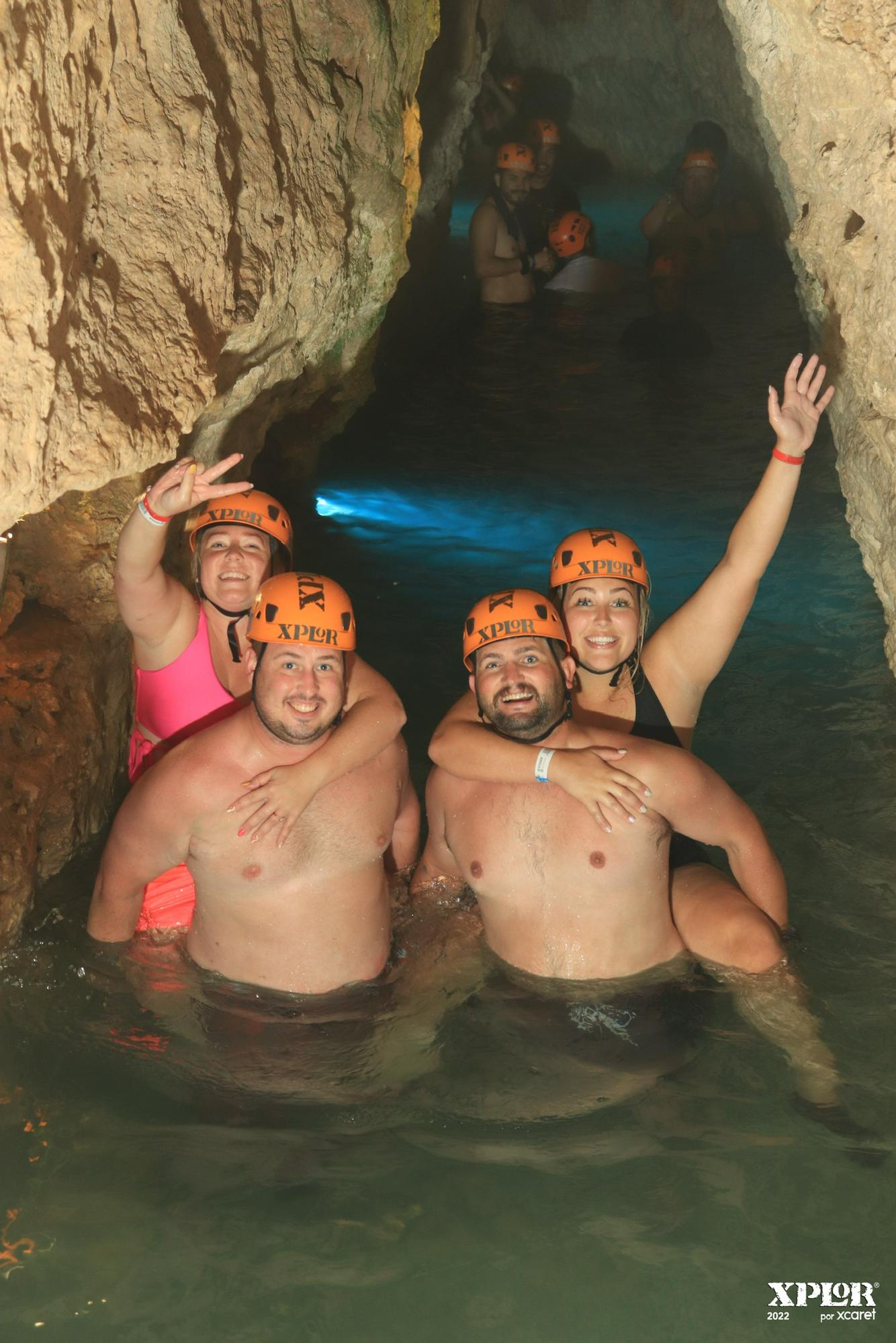 The bad weather couldn’t stop us from making this the absolute BEST trip to Cancun with this awesome couple! Colts long time best friend, Jacob Moore and his better half, Sam. 💖