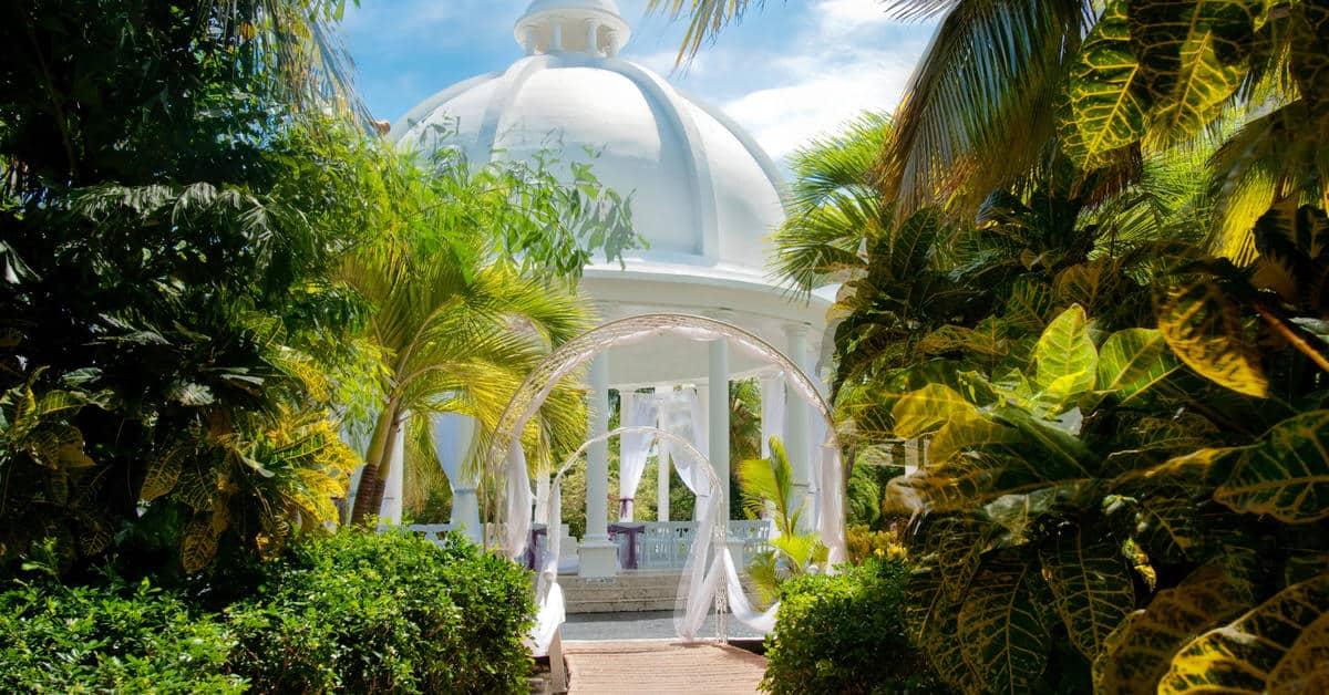 The Wedding Website of Megan Caban and Giovanni Castro