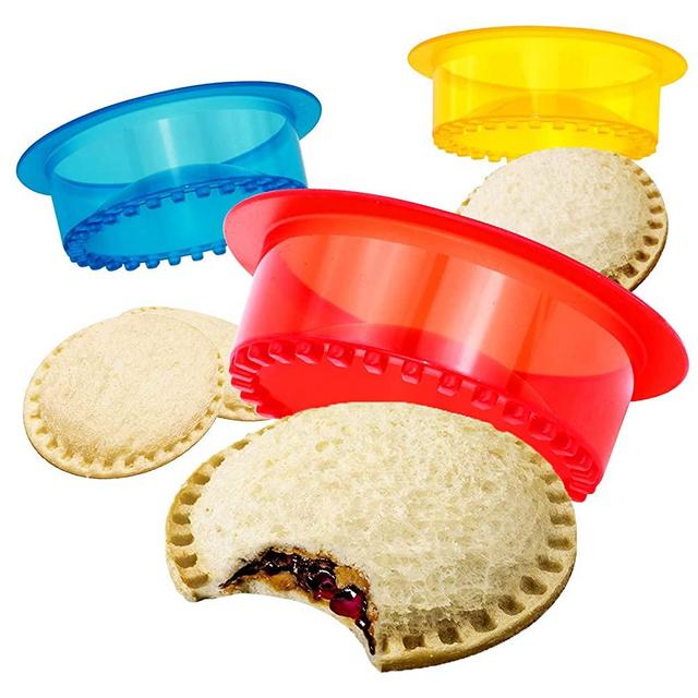 HiYZ Sandwich Cutter and Sealer, Pack of 5 Uncrustables Sandwich Maker for Kids, Bread Sandwich Decruster Pancake Maker DIY Cookie Cutter for Boys and Girls Lunch Lunchbox and Bento Box(Red)