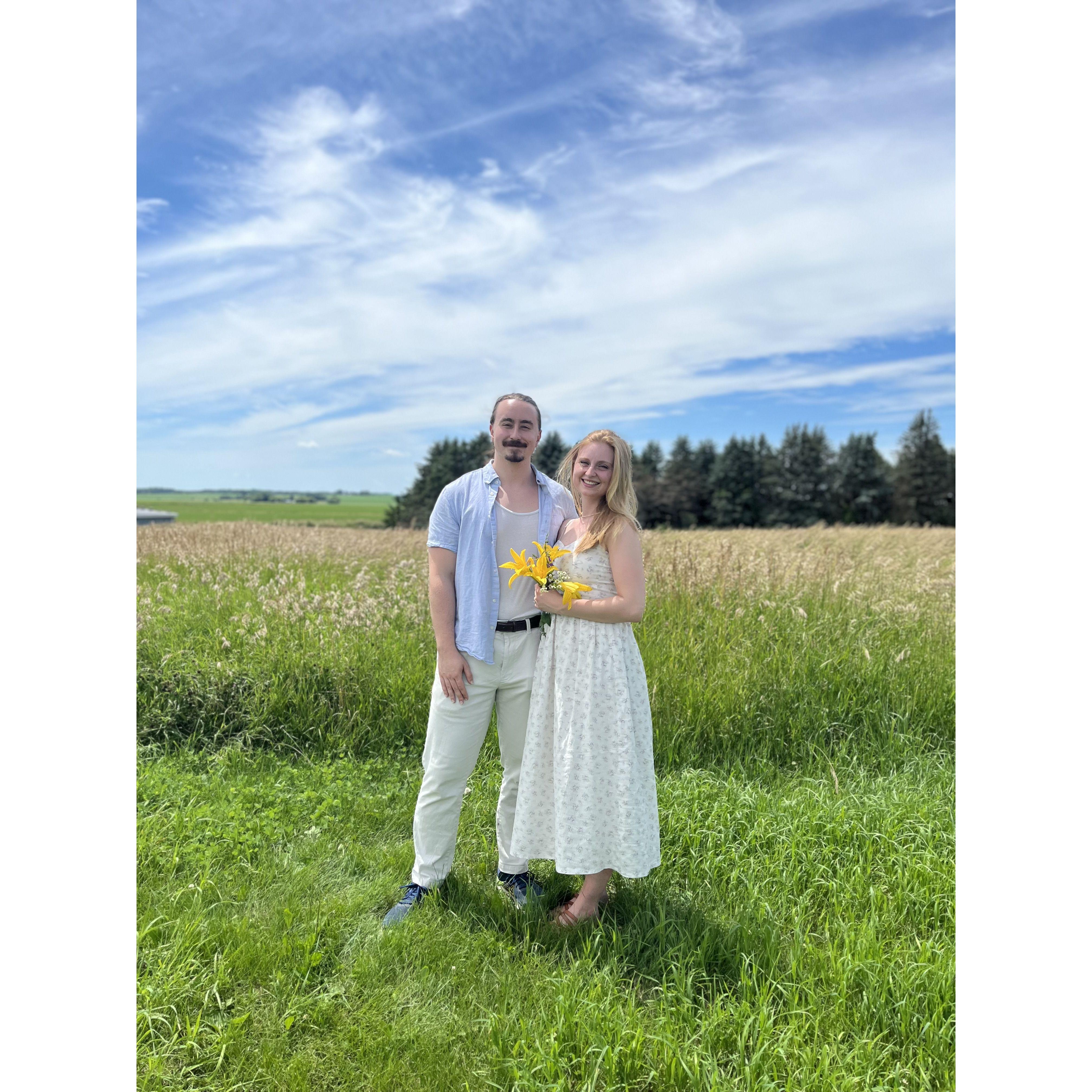 Engagement pictures on the farm