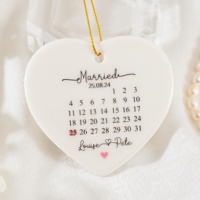 Married Calender Date Ornament,Custom Wedding Gift Bauble,Wedding Day Keepsake,Calendar Anniversary Gift,Newlywed Gift,Couple Memorial Gift