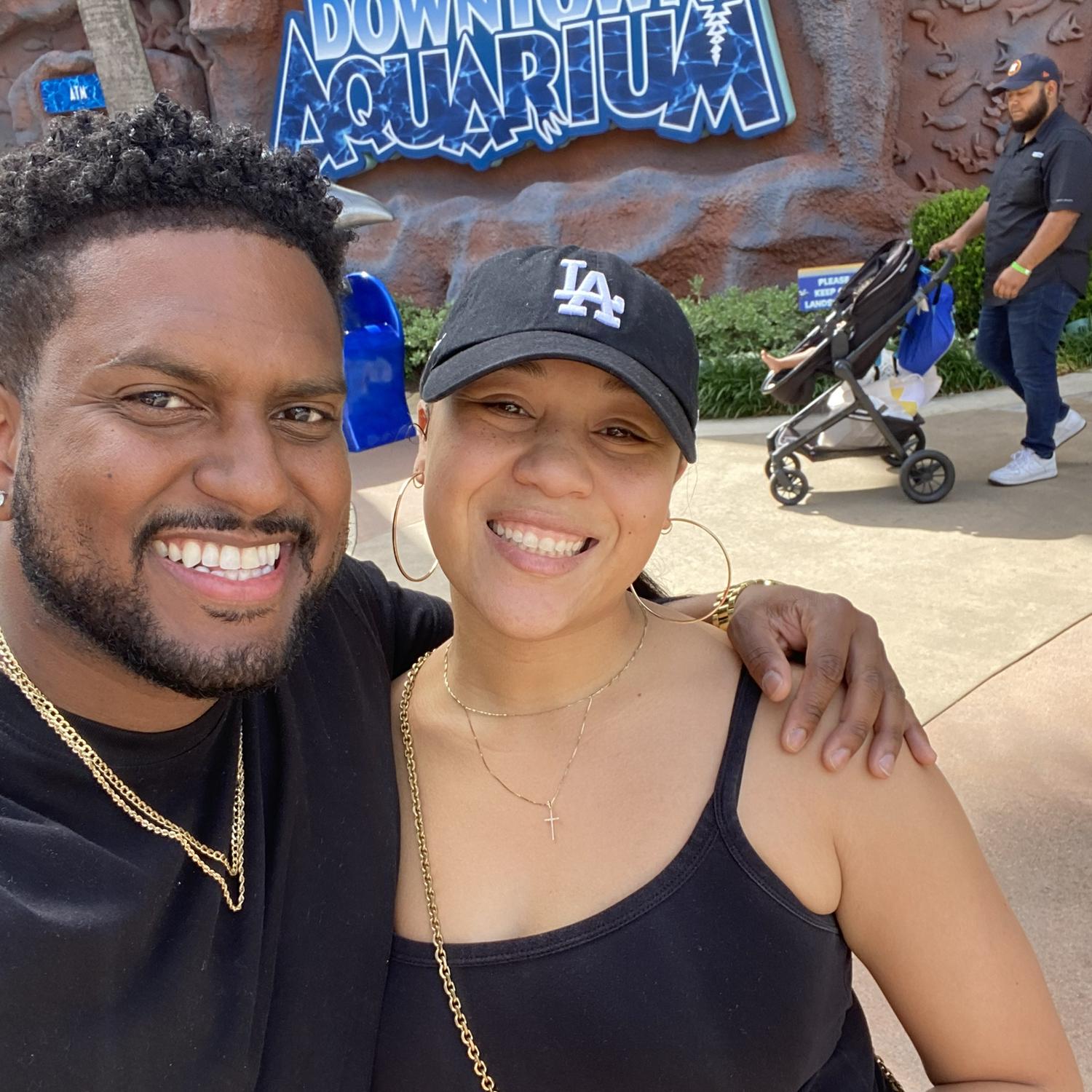 Jasmine's First Time at the Aquarium!