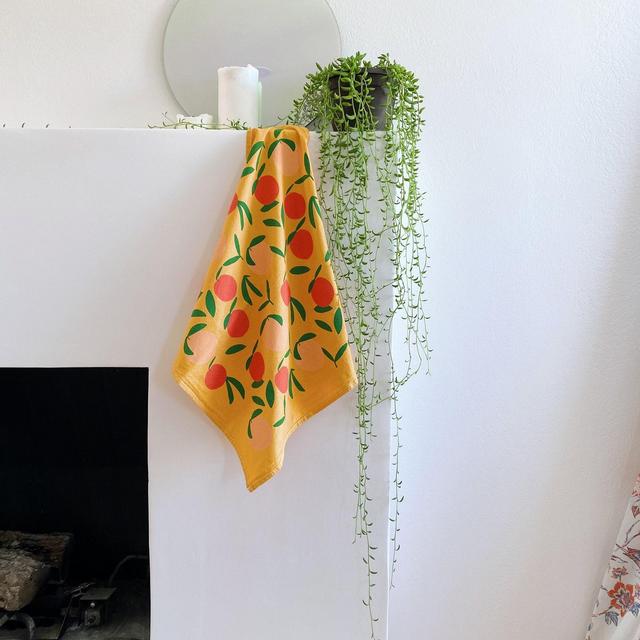 screen printed tea towel. peach toss on yellow. flour sack cotton kitchen towel. ecofriendly. boho home. hostess / mom. fruit. illustrated.