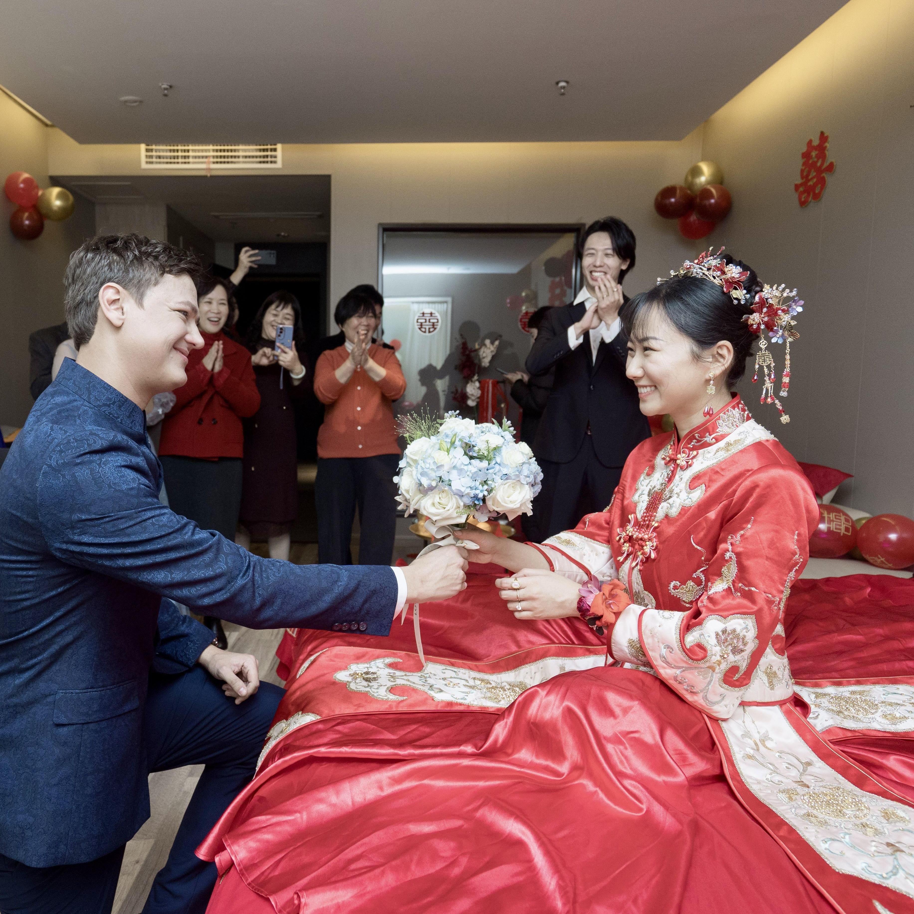 Last year we had a fun traditional Chinese ceremony with all of Joanne's family