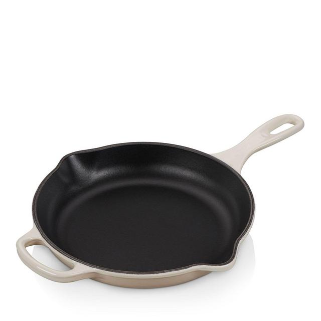 Le Creuset 9" Signature Iron Handle Skillet