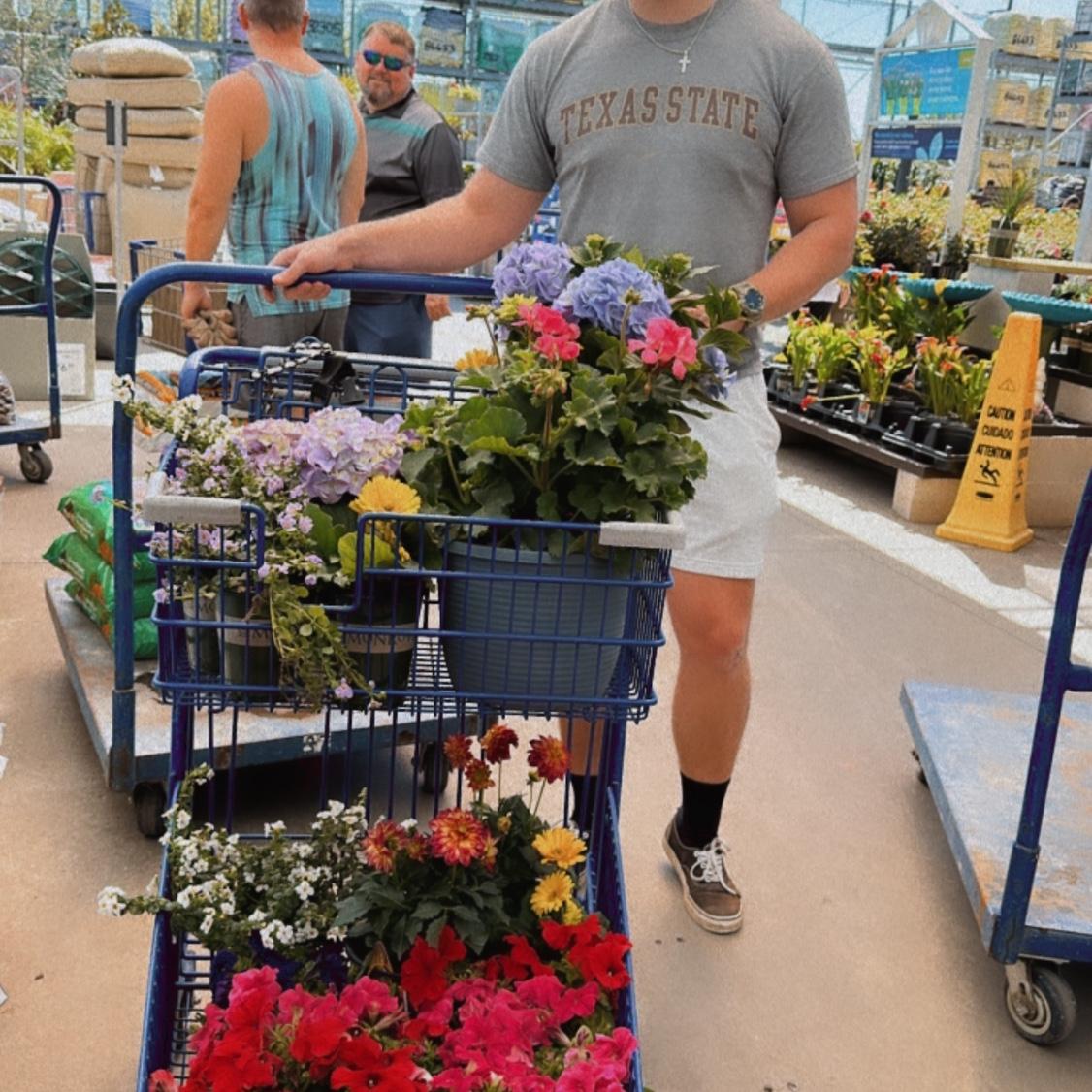 He supports my plant addiction 🌿