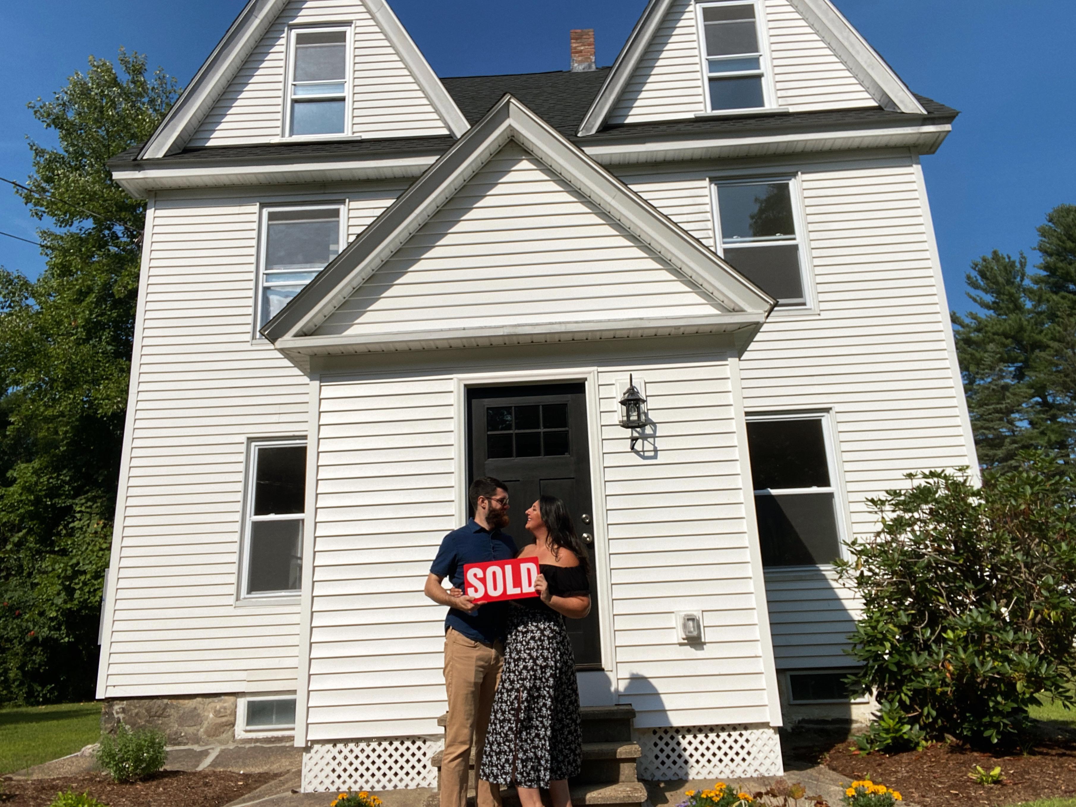 The Wedding Website of Michaela Hyde-Perry and Allen Perry