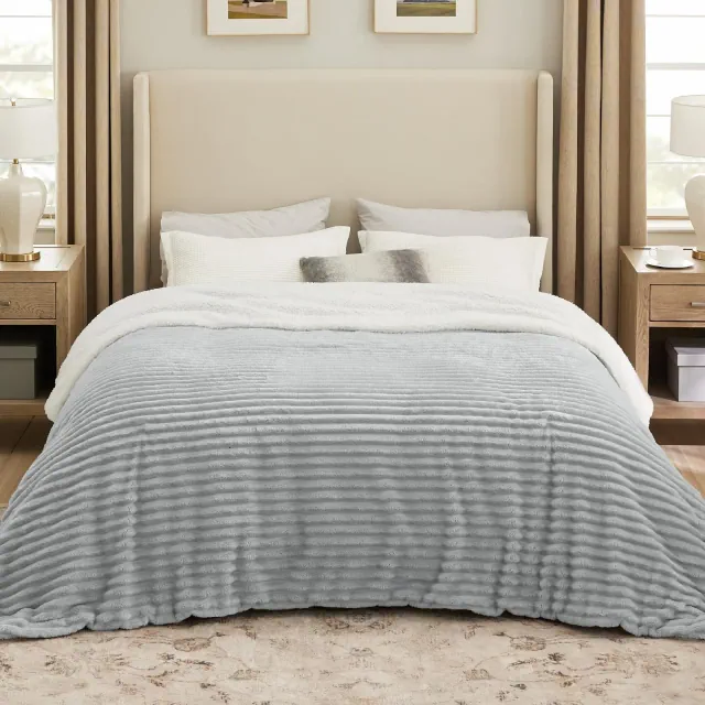 Bedsure Fleece Blanket Queen Size for Bed - Super Soft Cozy Plush Fleece Thick Warm Blanket for Winter, Grey, 90x90 Inches