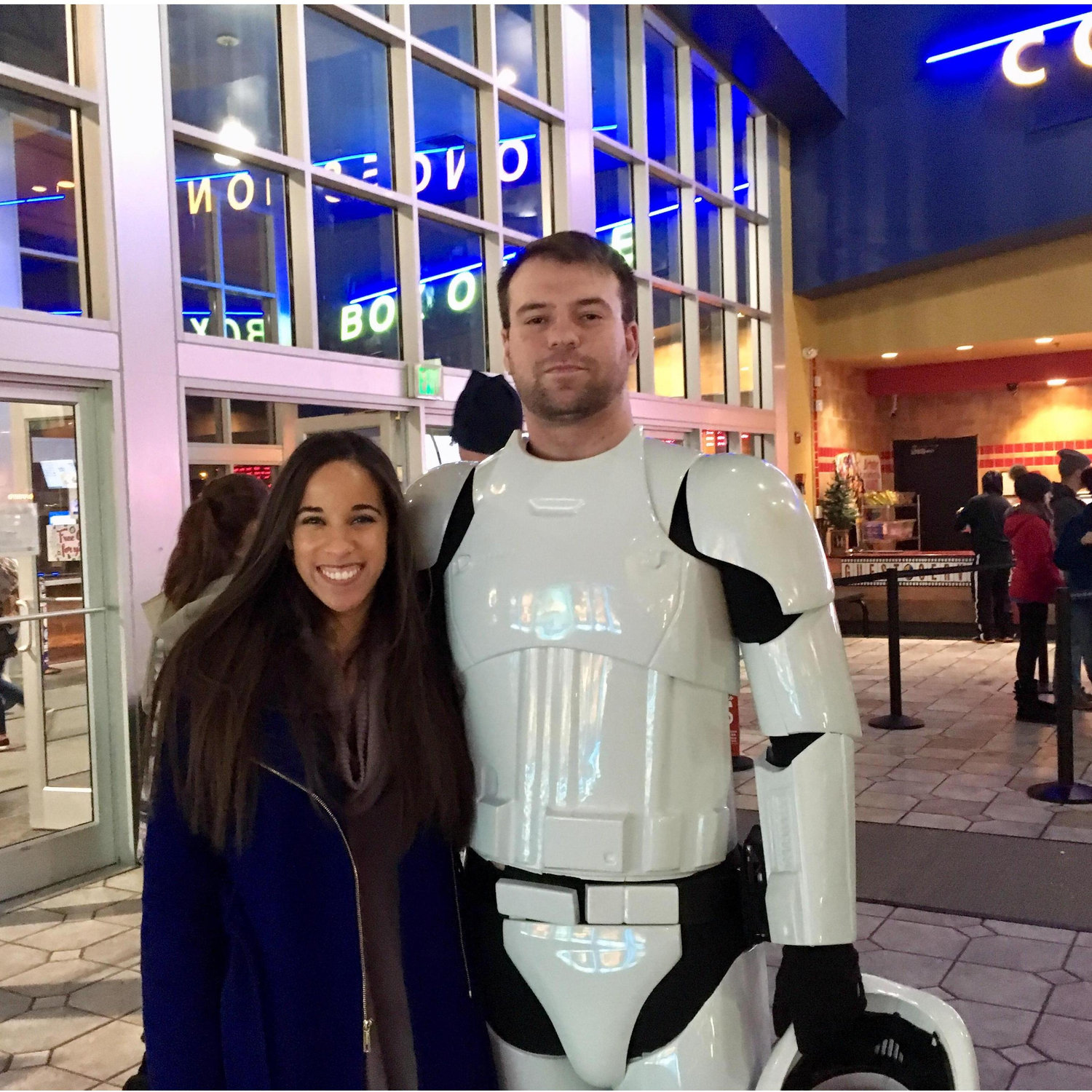 After two months of dating, Jasmine allowed herself to be seen in public with Stormtrooper Spenser at the premiere of The Last Jedi.