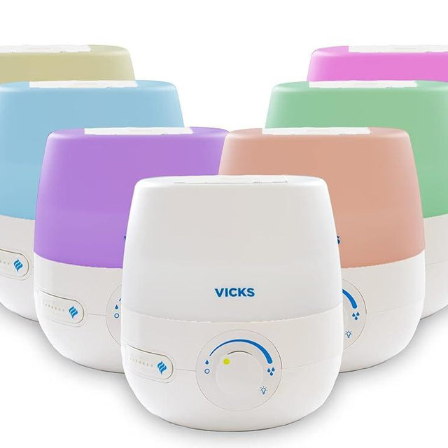 Vicks NaturalCare Cool Mist Ultrasonic Humidifier (VUL530), White, Small Room – Humidifier and Diffuser with Nighttime Light, Works with Vicks VapoPads