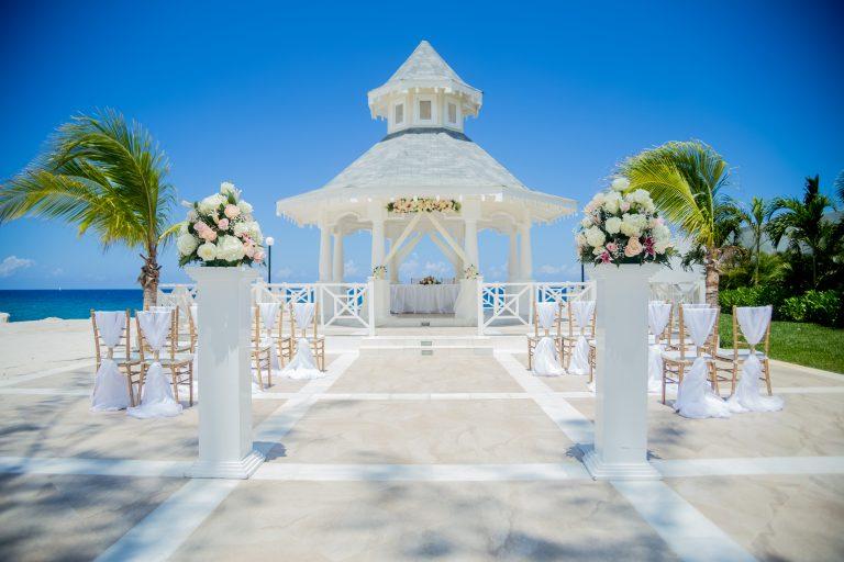 The Wedding Website of Farah Sylvestre and Jabari Edwards