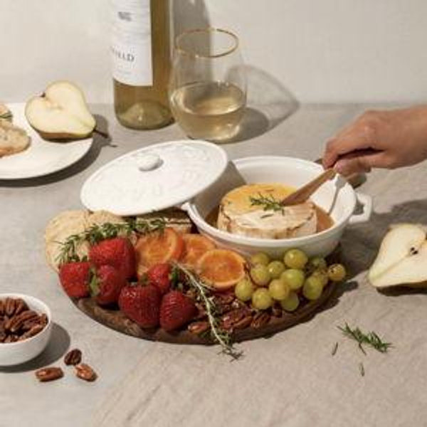 Twine White Ceramic Brie Baker with Lid & Acacia Wood Spreader Set, Oven Safe Brie Cheese Baking Dish, Kitchen Bakeware, Housewarming Gifts for Women