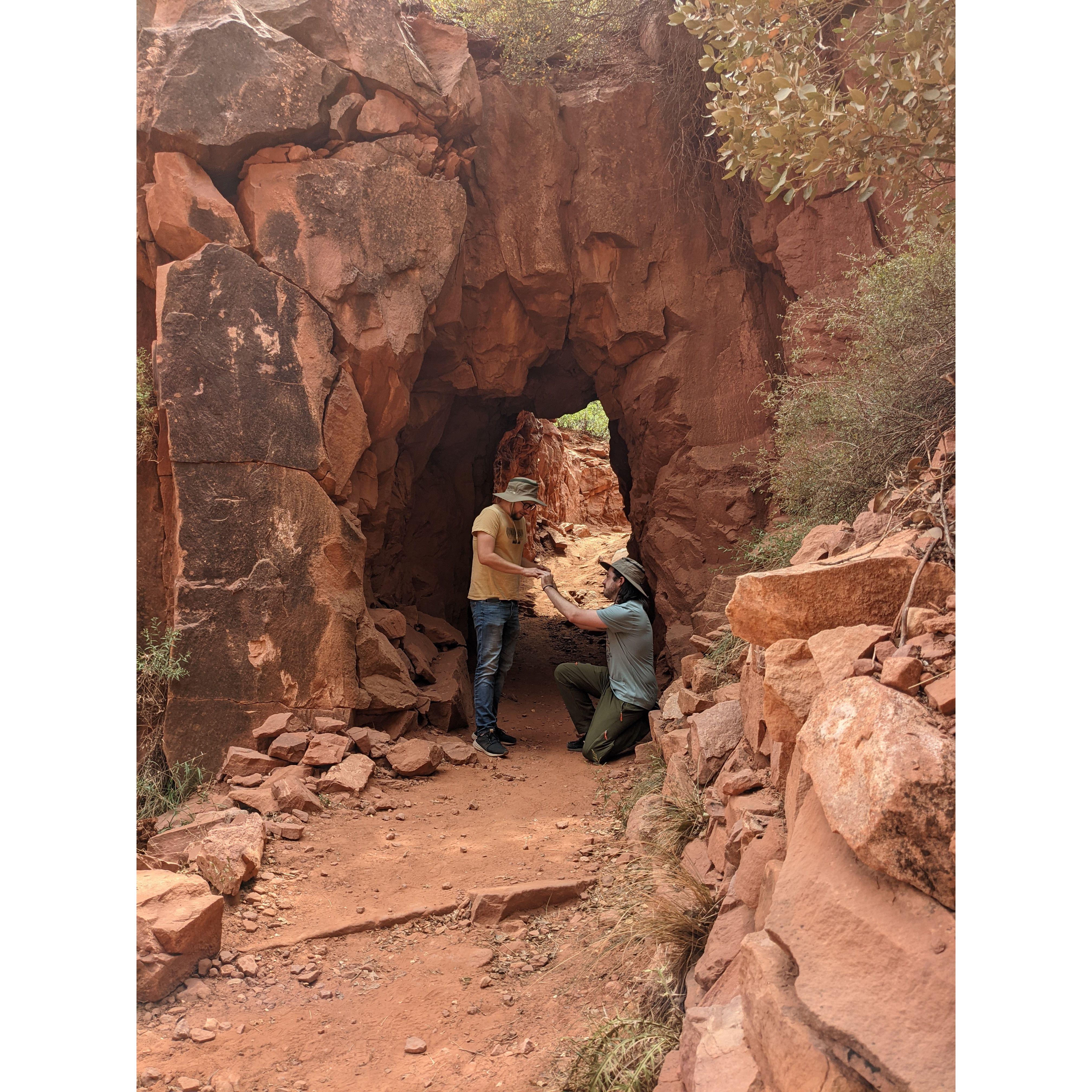 Dowe proposes at the Grand Canyon.