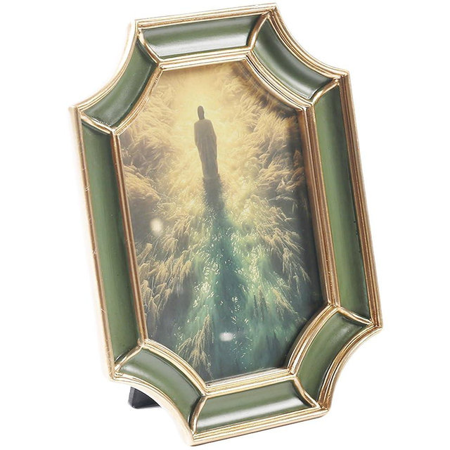 ZIHARA 4x6 Vintage Resin Photo Frame with Velvet Backing, Ornate Picture Frame for Wall/Tabletop, Hand-Crafted Modern Hanging Frames with Easel, Hook & Mat for Home, Photo Gallery Art (Green)