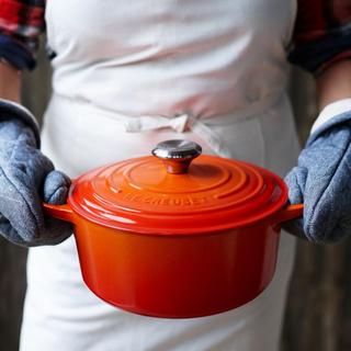 Signature Round Dutch Oven