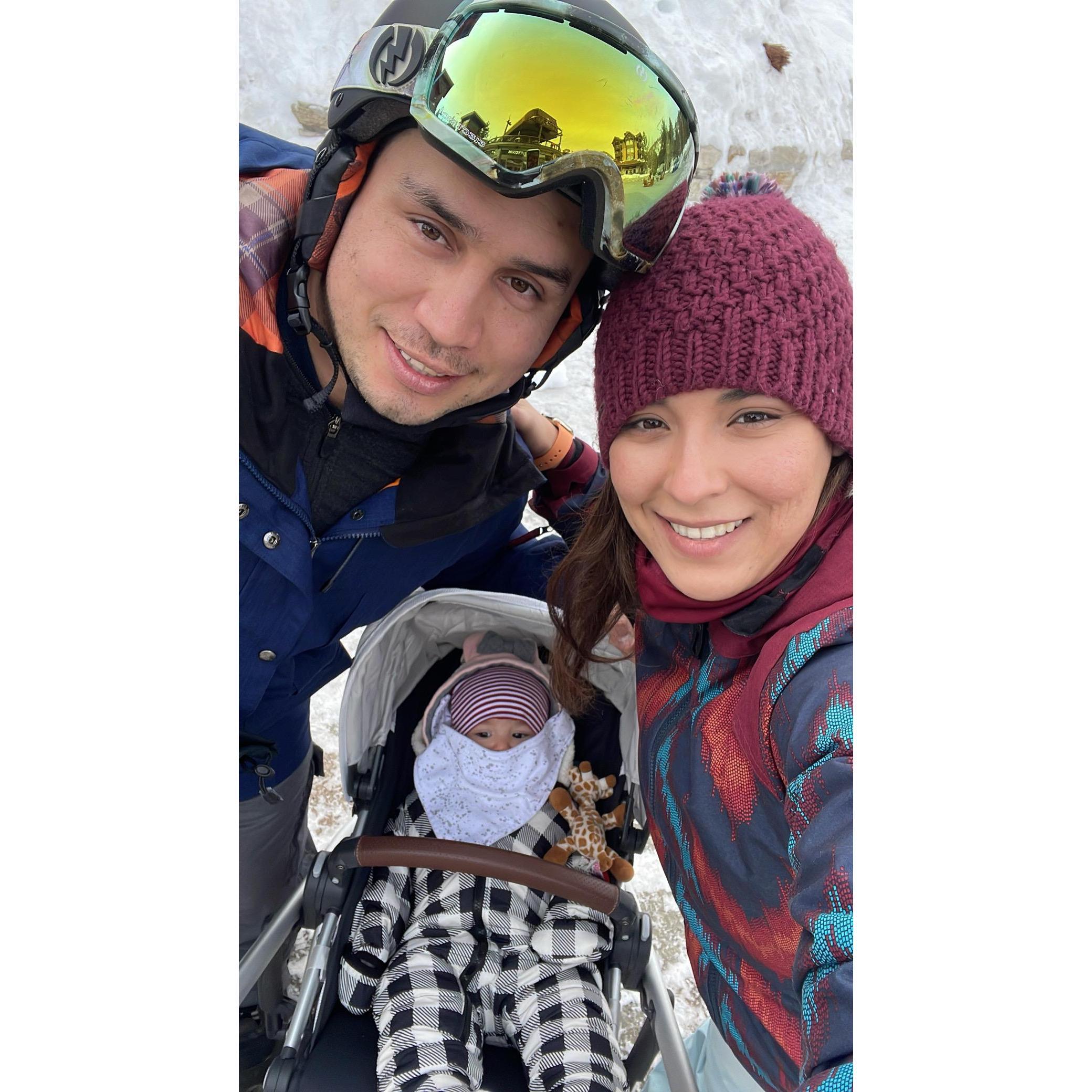 Durante los dos años de casados, la vida continua. Ahora somos una familia de 3