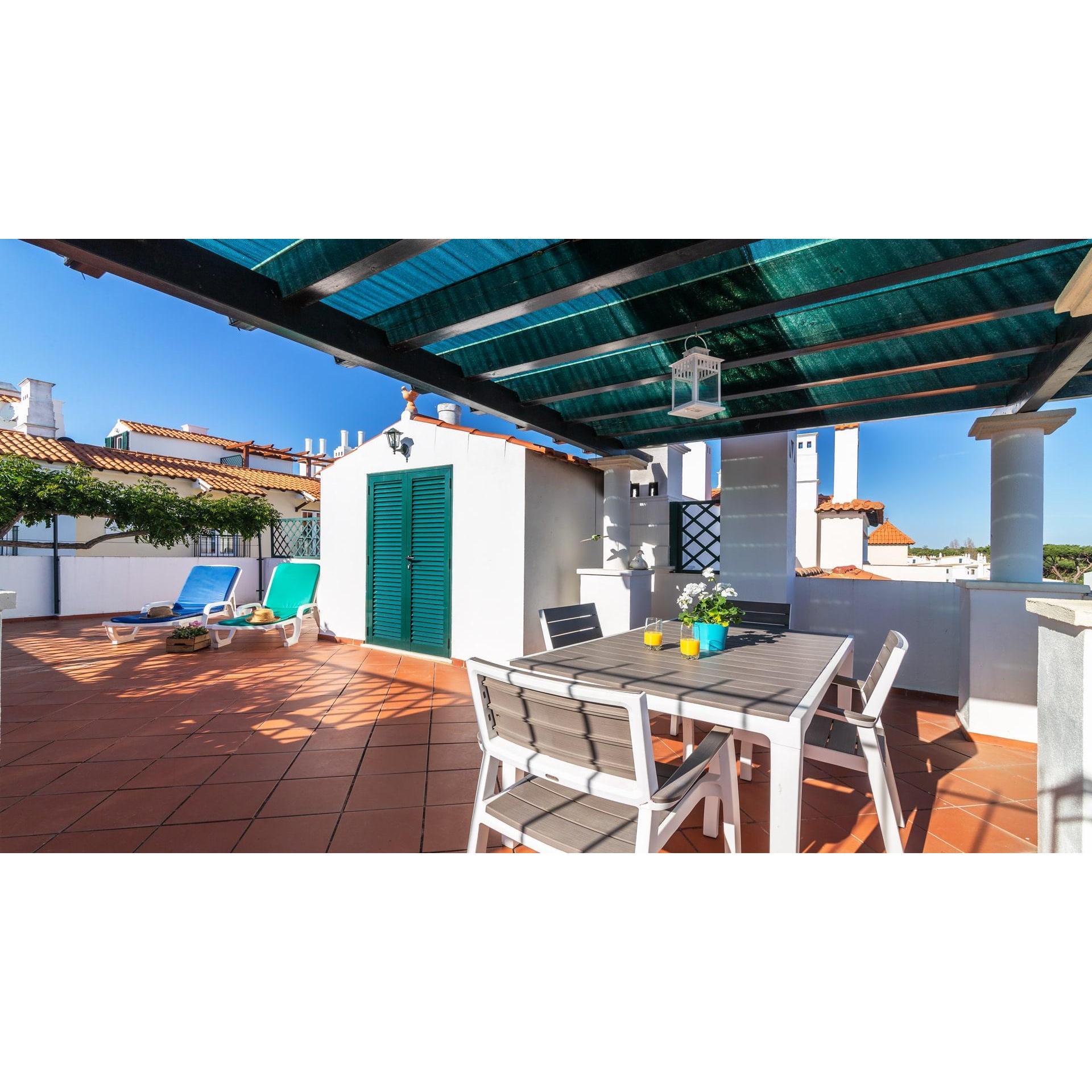 Old Village 2 bedroom apartment (Villa4ulettings).