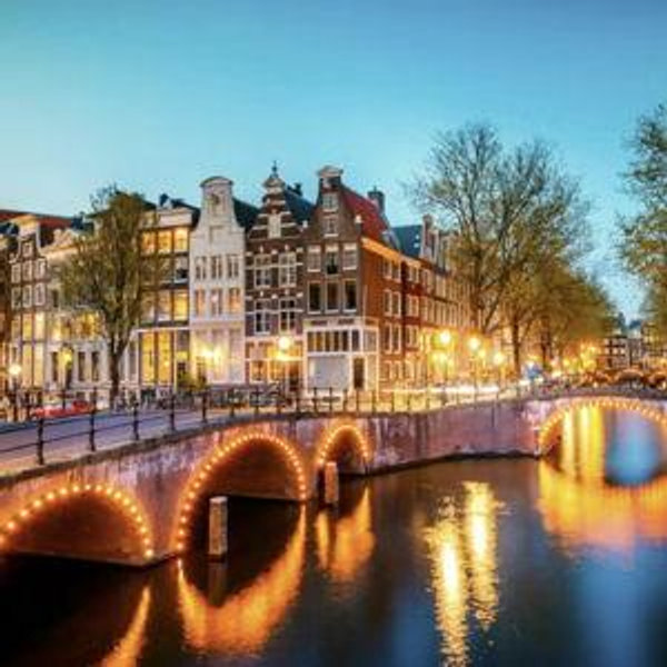 Evening Amsterdam Canal Tour Honeymoon Excursion