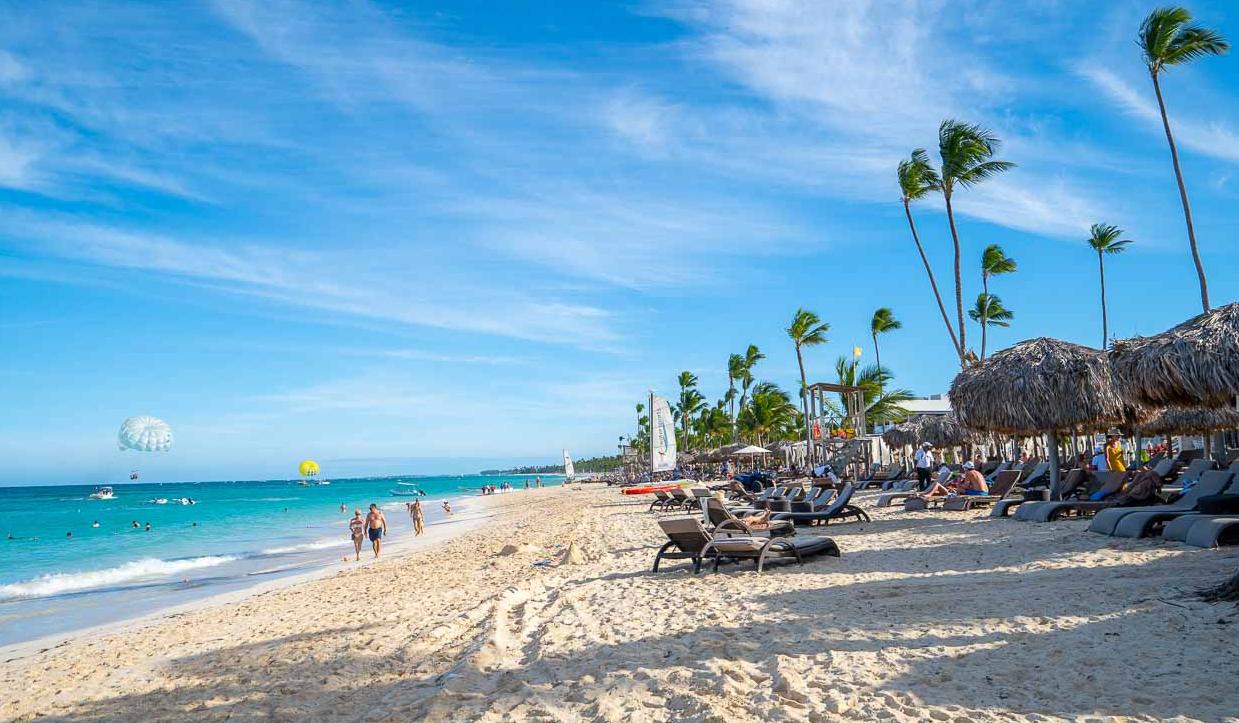 The Wedding Website of Mira Theriault and Aaron Macha