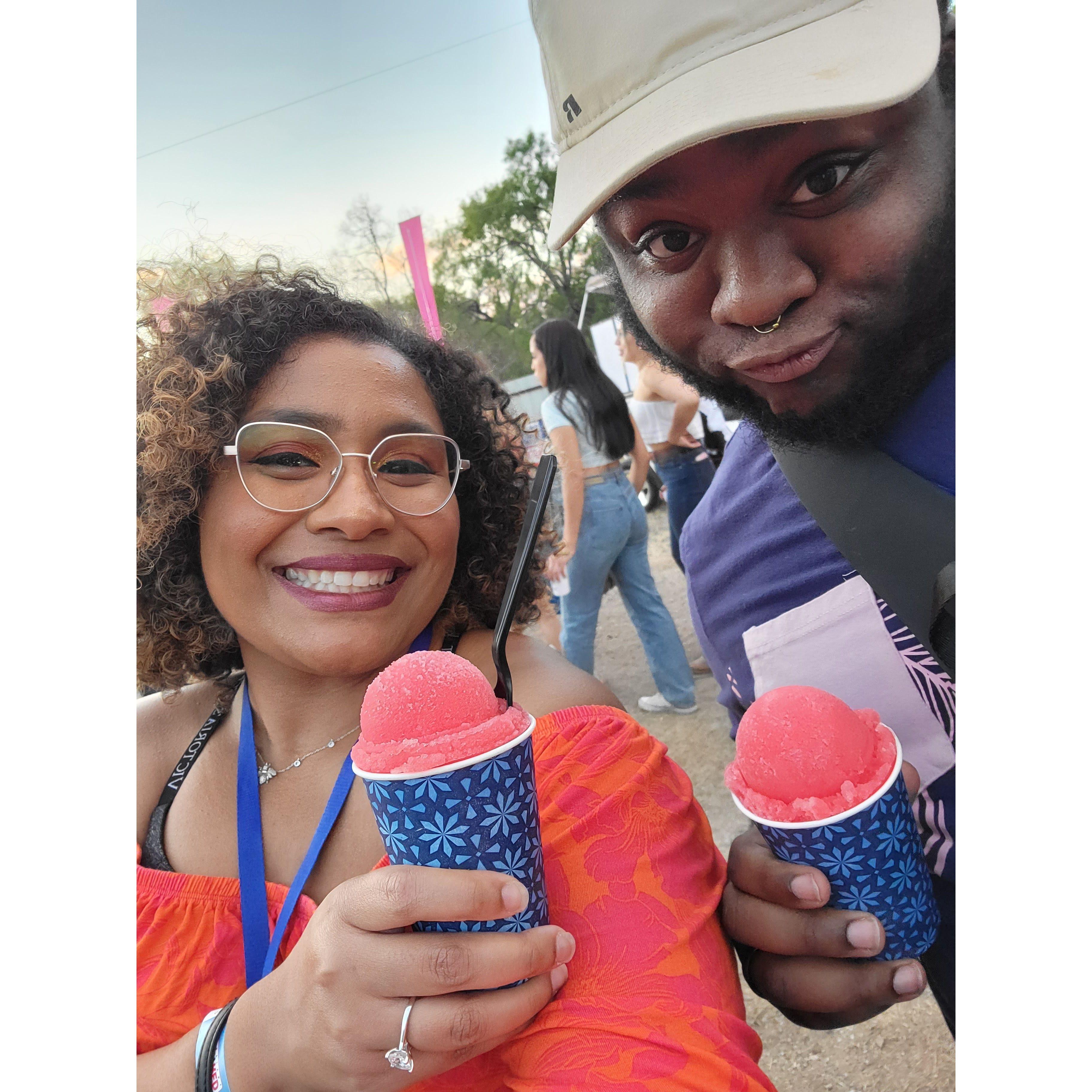 Our 1st time at the Big Red & Babacoa Festival enjoying Big Red itlian ice 😋