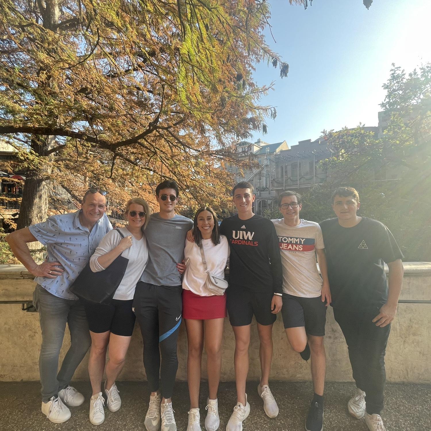 Lars Familia visits America!!