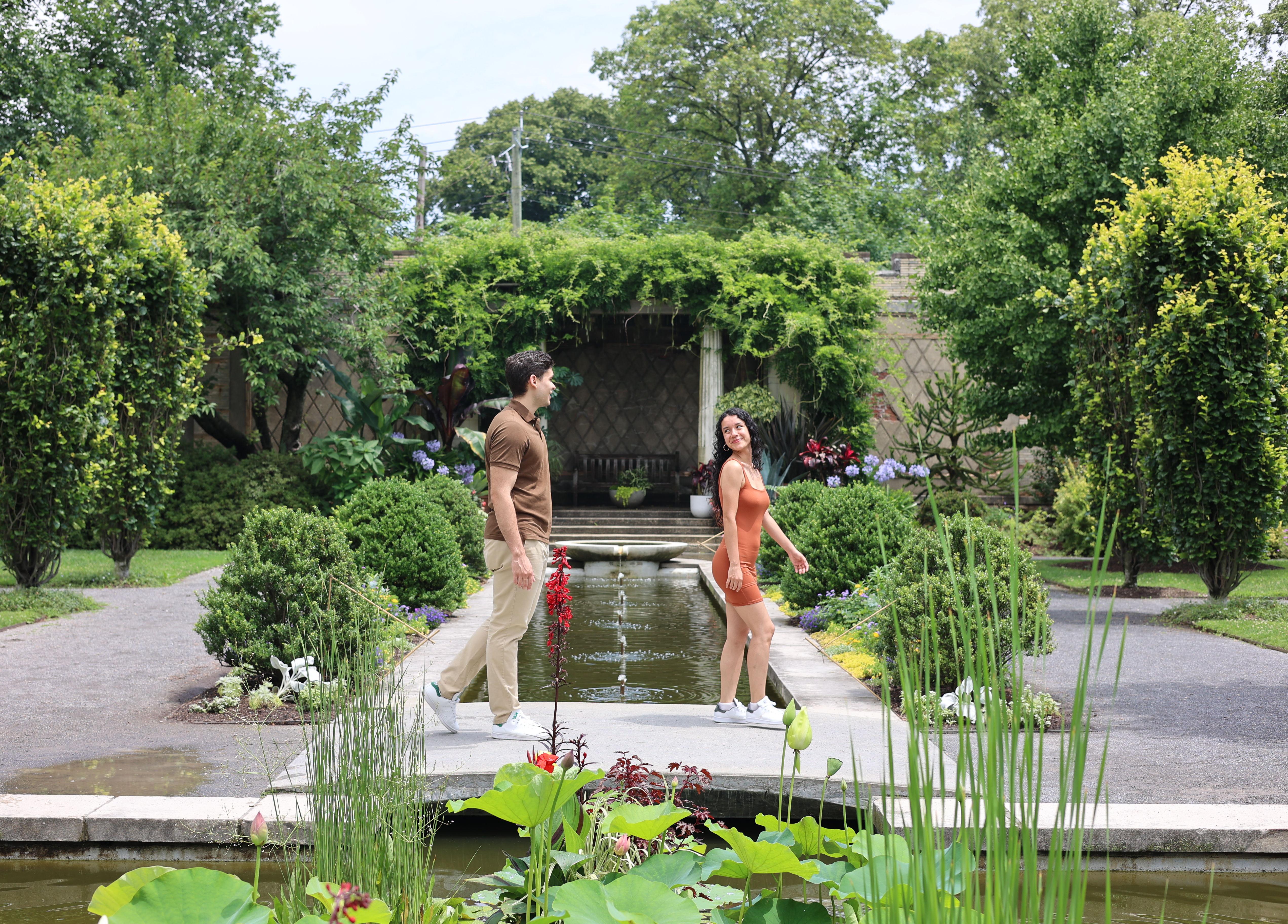 The Wedding Website of Juliocarlos Velez and Mariella Benavides Bravo